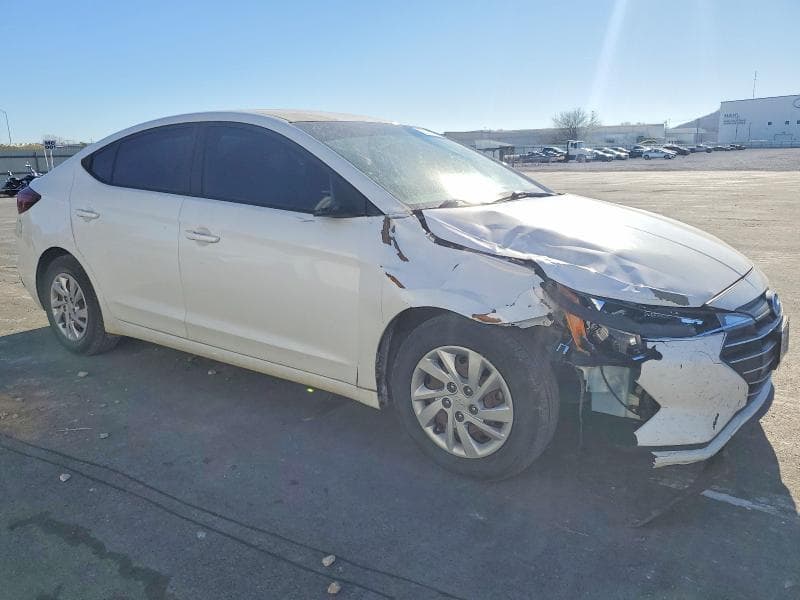 2019 HYUNDAI ELANTRA SE 4