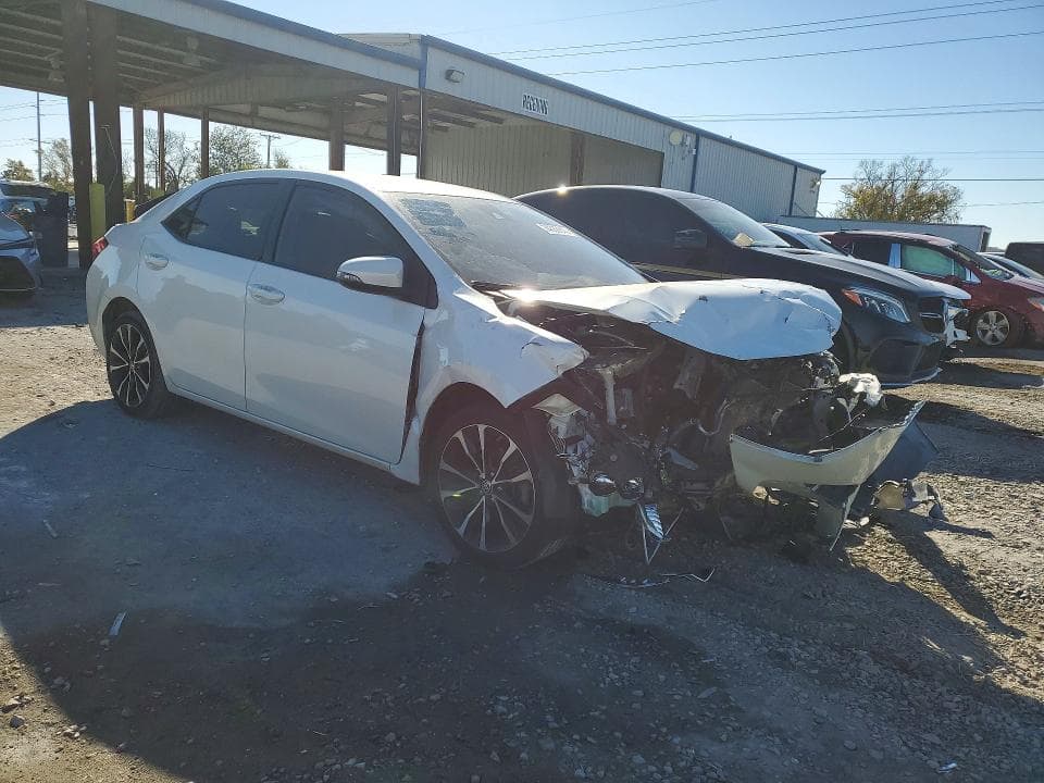 2018 TOYOTA COROLLA SE 4