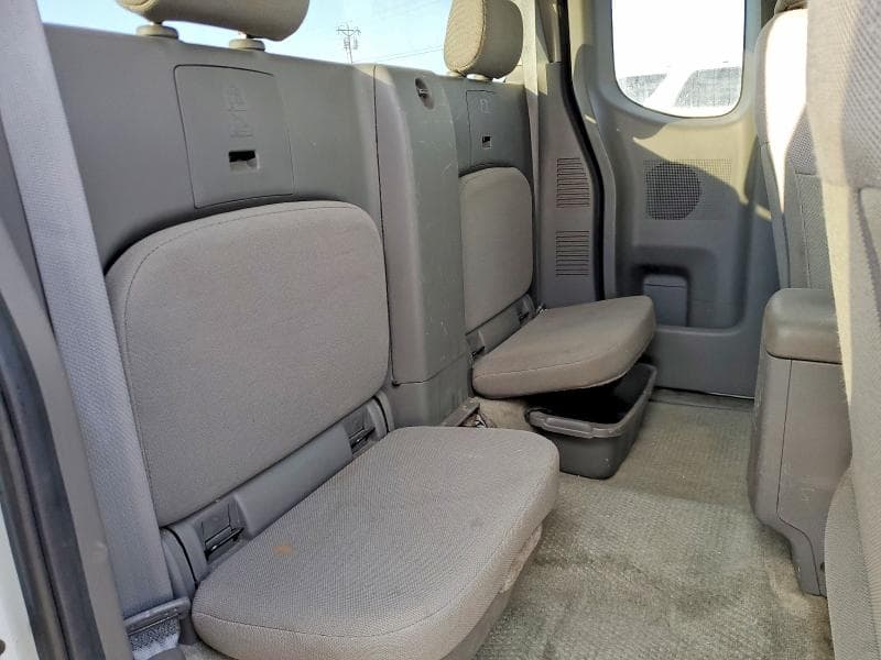2017 NISSAN FRONTIER S 10