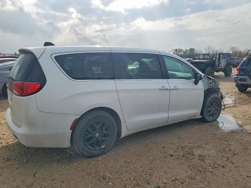 2022 CHRYSLER VOYAGER LX 3