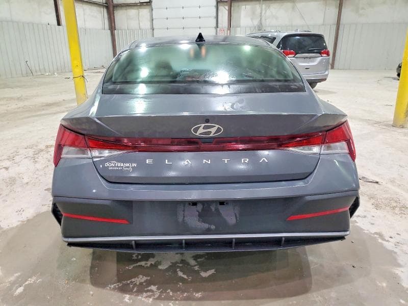 2025 HYUNDAI ELANTRA SE 5