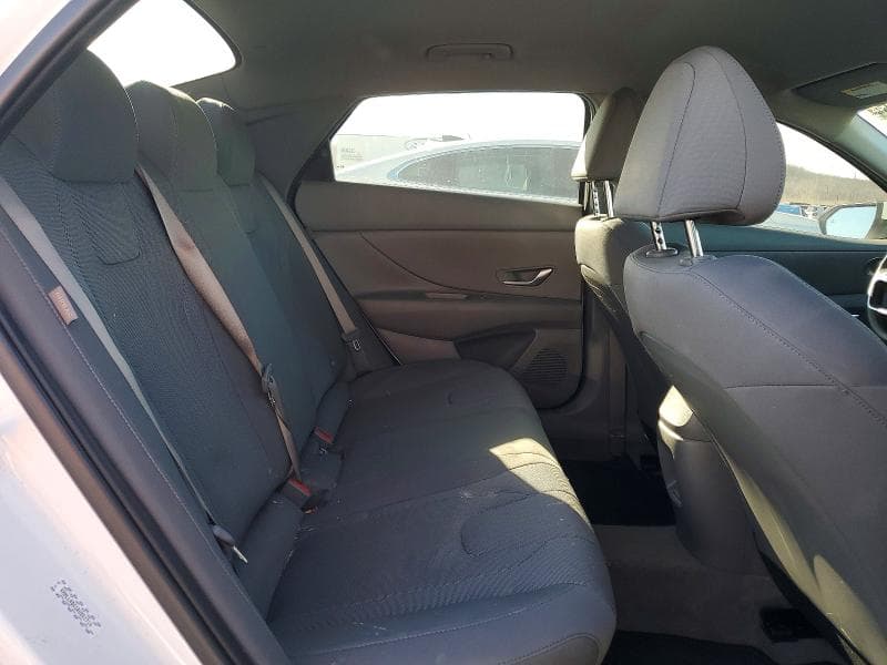 2024 HYUNDAI ELANTRA SE 10