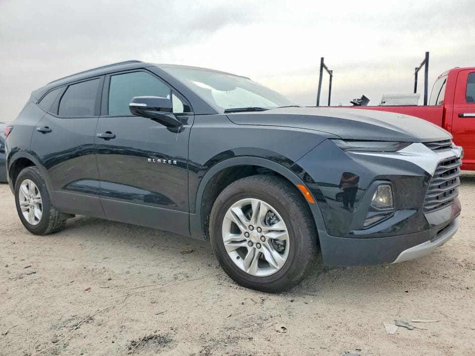 2021 CHEVROLET BLAZER 2LT 4