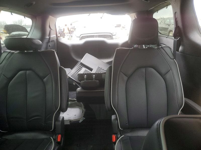 2025 CHRYSLER PACIFICA LIMITED 10