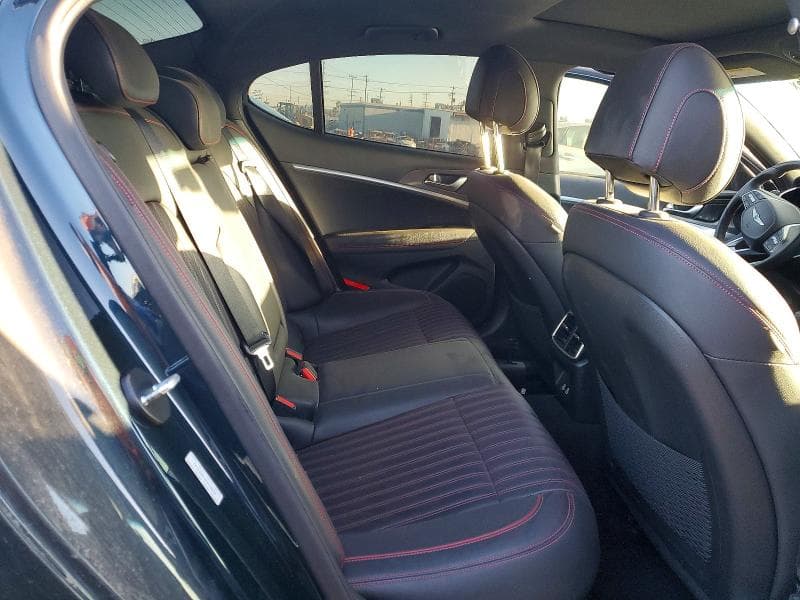 2025 GENESIS G70 BASE 10