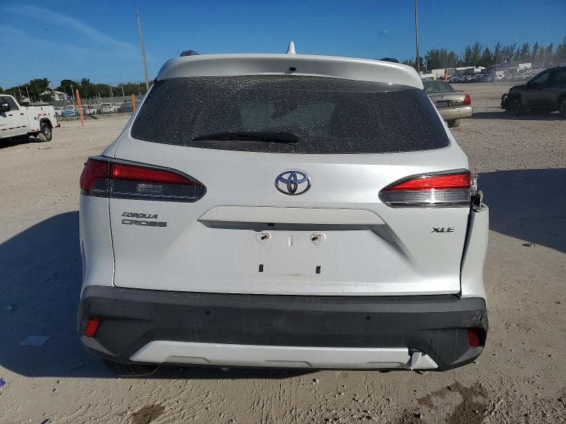 2022 TOYOTA COROLLA CROSS XLE 6