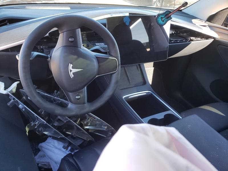 2024 TESLA MODEL Y 8