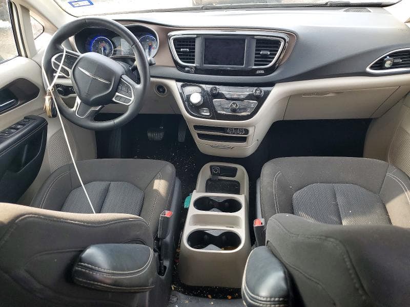 2022 CHRYSLER VOYAGER LX 7