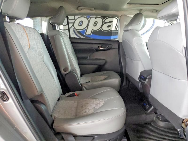 2022 TOYOTA HIGHLANDER HYBRID BRONZE EDITION 11