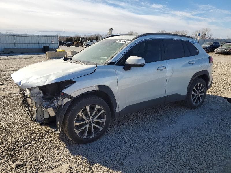 2022 TOYOTA COROLLA CROSS XLE - 1
