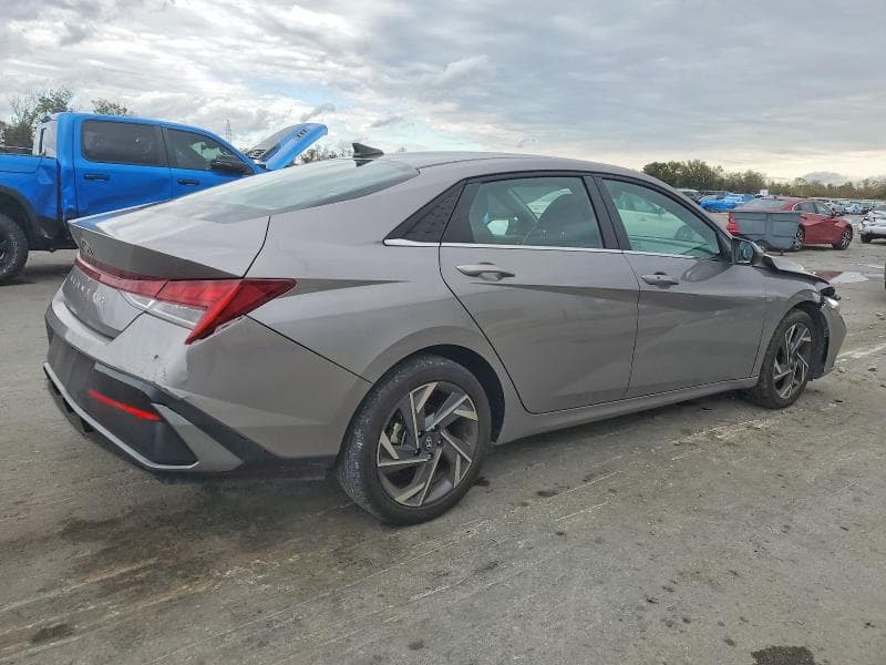 2024 HYUNDAI ELANTRA SEL 3