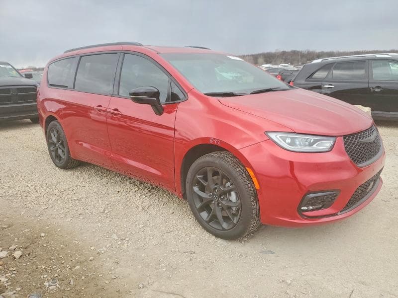 2025 CHRYSLER PACIFICA LIMITED 4