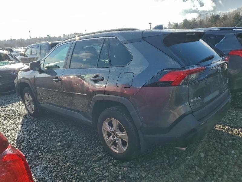 2021 TOYOTA RAV4 XLE 2