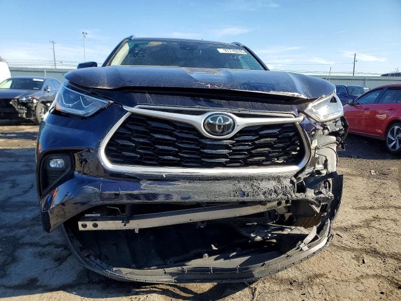 2021 TOYOTA HIGHLANDER XLE 5