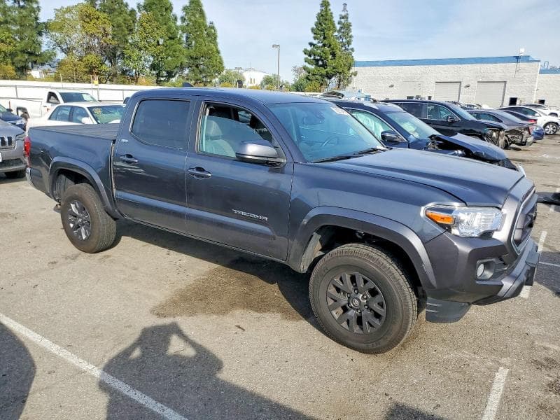 2022 TOYOTA TACOMA SR5 V6 4