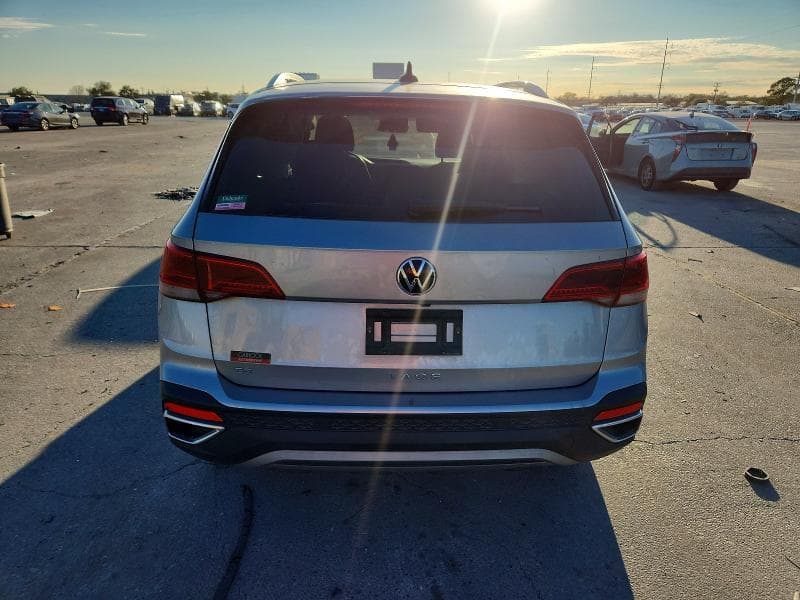 2022 VOLKSWAGEN TAOS SE 6