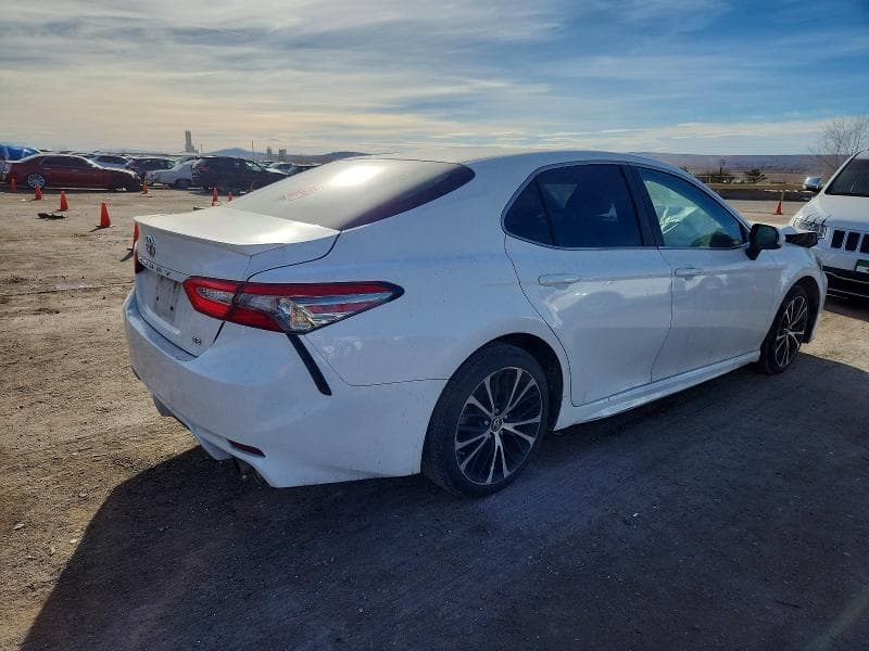 2018 TOYOTA CAMRY 3