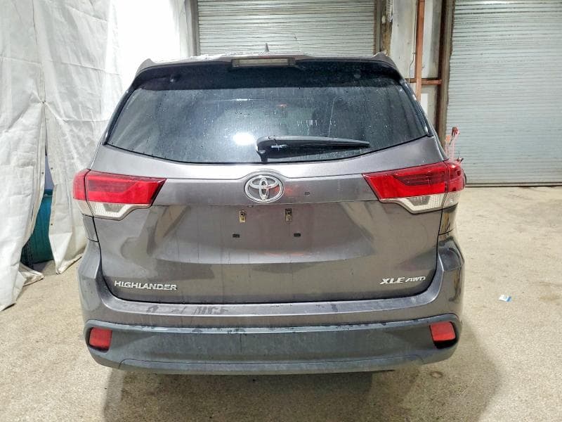 2019 TOYOTA HIGHLANDER SE 6