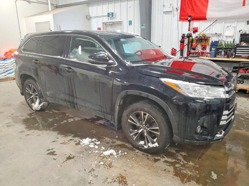 2018 TOYOTA HIGHLANDER LE 4