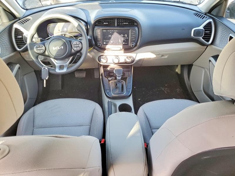 2025 KIA SOUL LX 8