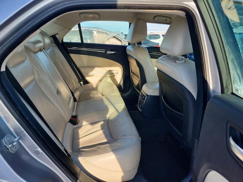 2018 CHRYSLER 300 LIMITED 10