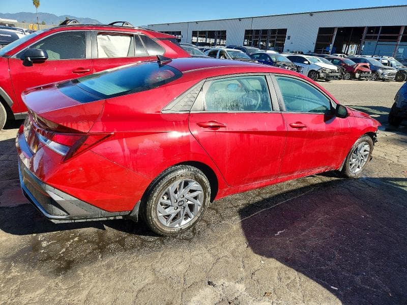 2024 HYUNDAI ELANTRA SEL 3