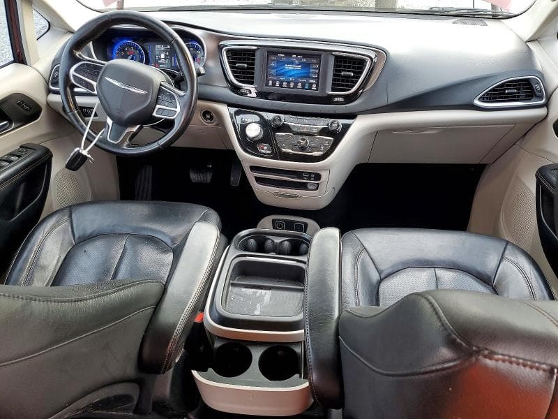 2020 CHRYSLER PACIFICA TOURING L 8