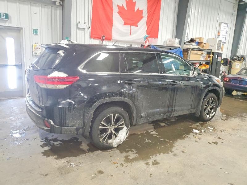 2018 TOYOTA HIGHLANDER LE 3