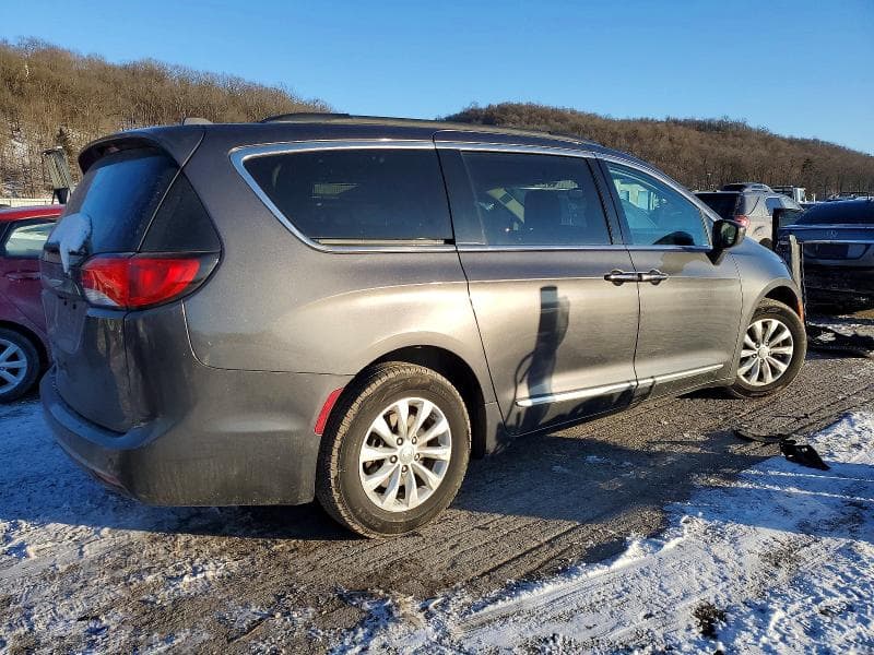 2017 CHRYSLER PACIFICA TOURING L 3