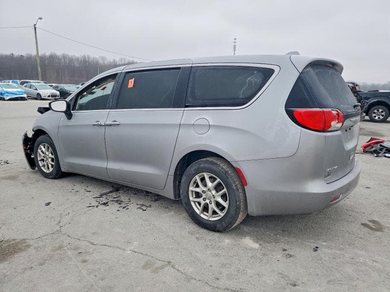 2018 CHRYSLER PACIFICA LX 2