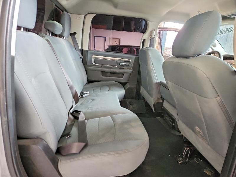 2019 RAM 1500 CLASSIC SLT 10