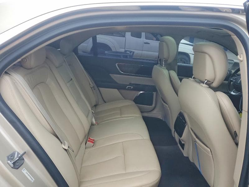 2017 LINCOLN CONTINENTAL SELECT 10