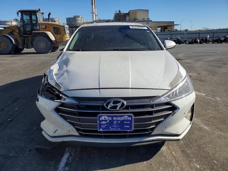 2019 HYUNDAI ELANTRA SE 5