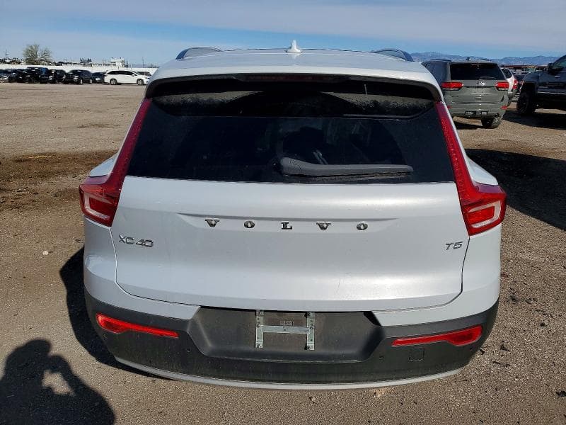 2020 VOLVO XC40 T5 MOMENTUM 6