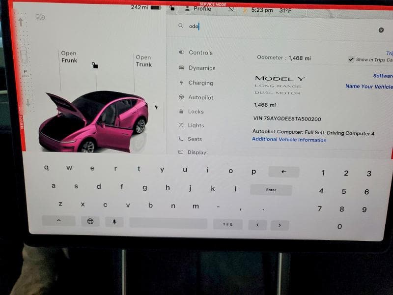 2026 TESLA MODEL Y 8