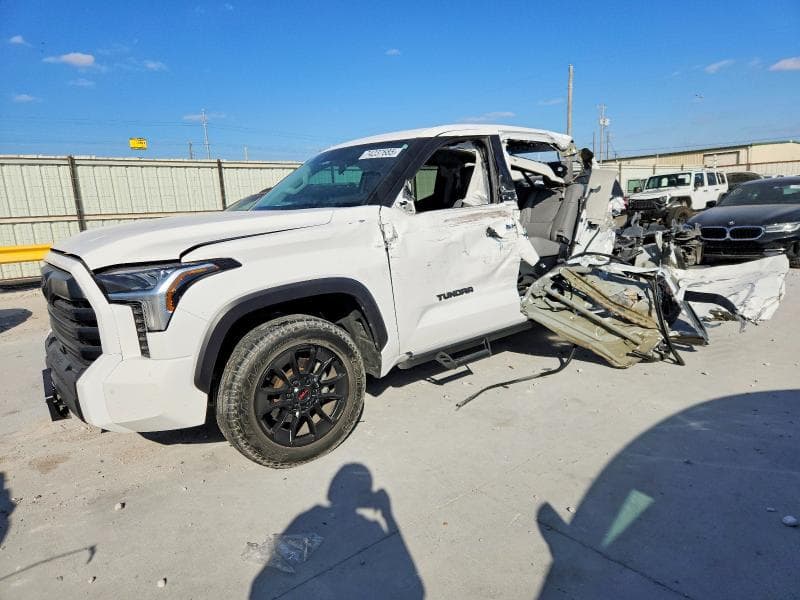 2024 TOYOTA TUNDRA CREWMAX SR5 - 1