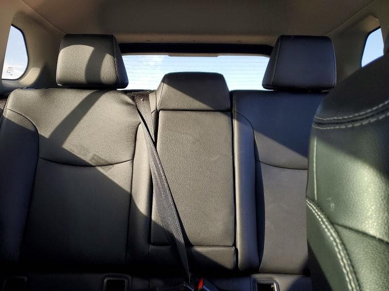 2022 TOYOTA COROLLA CROSS XLE 10