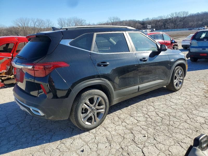 2022 KIA SELTOS S 3