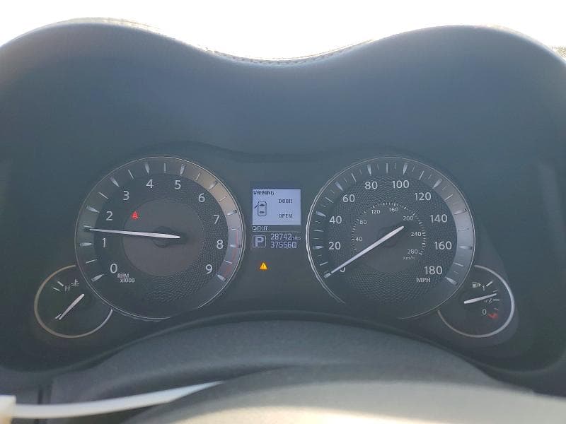 2017 INFINITI Q70 3.7 9