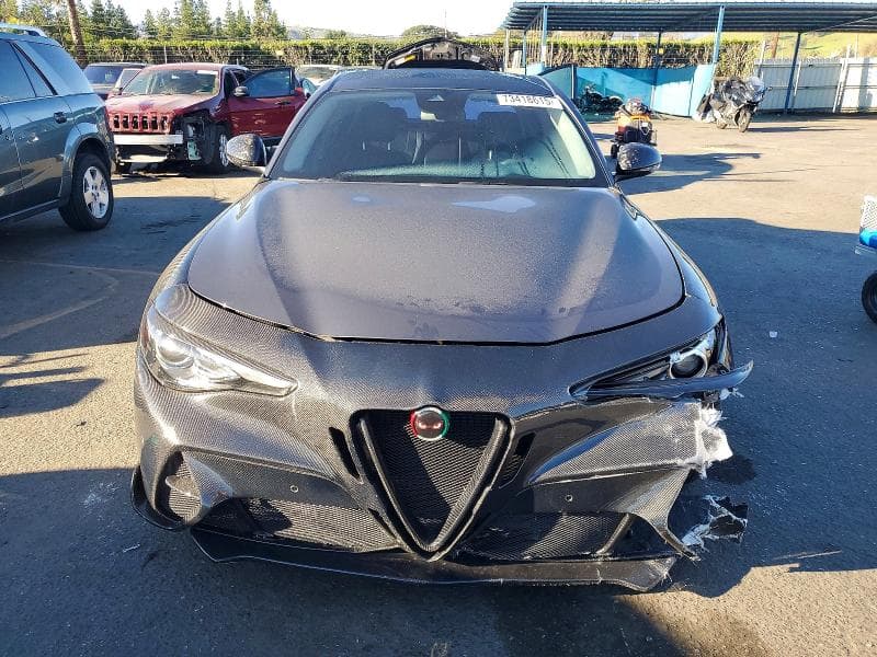 2019 ALFA ROMEO GIULIA TI 5