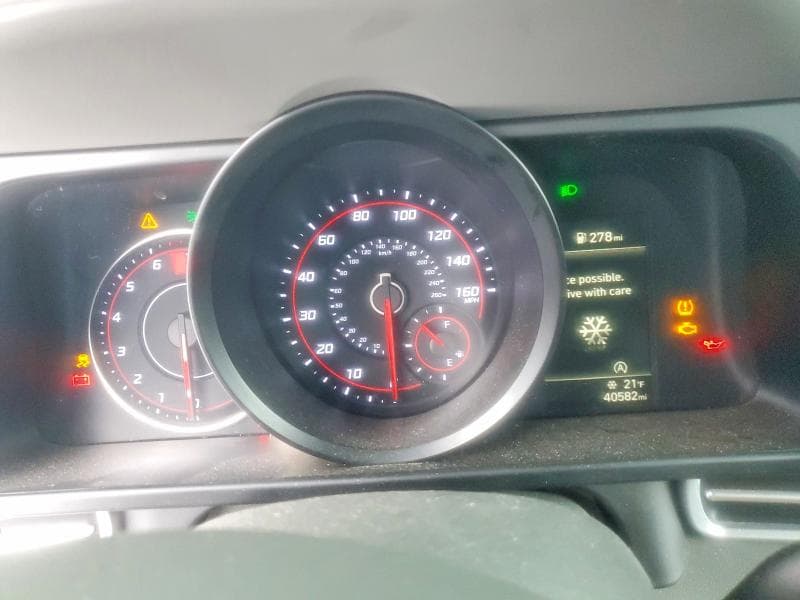 2021 HYUNDAI ELANTRA SE 9