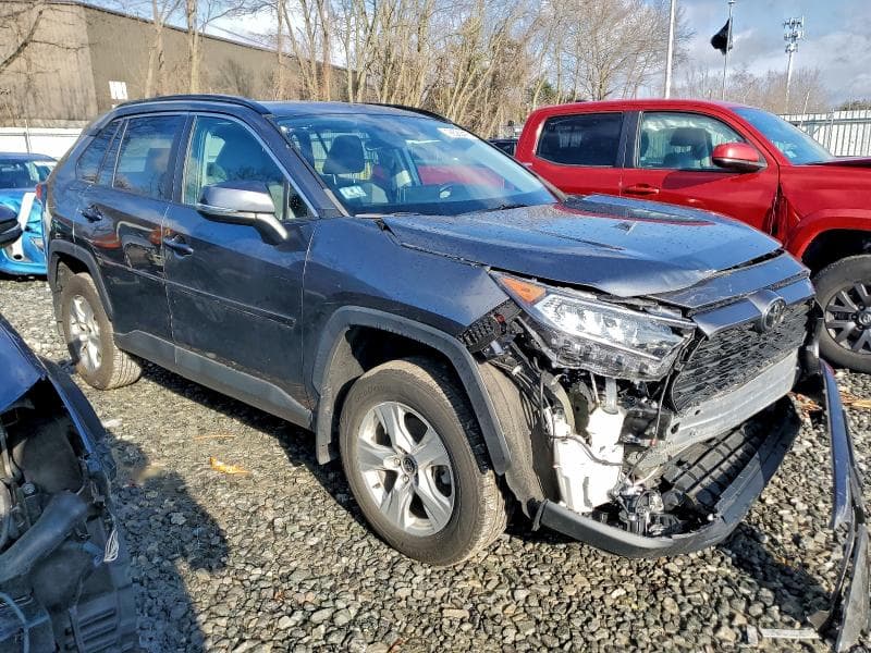 2021 TOYOTA RAV4 XLE 4