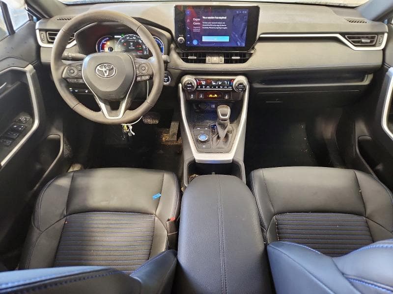 2025 TOYOTA RAV4 XSE 8