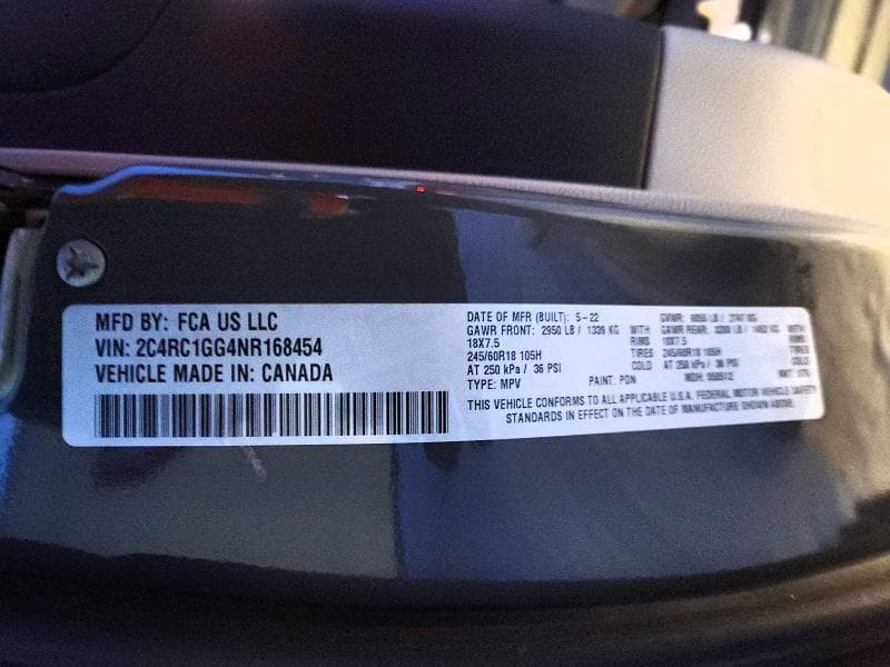 2022 CHRYSLER PACIFICA LIMITED 14