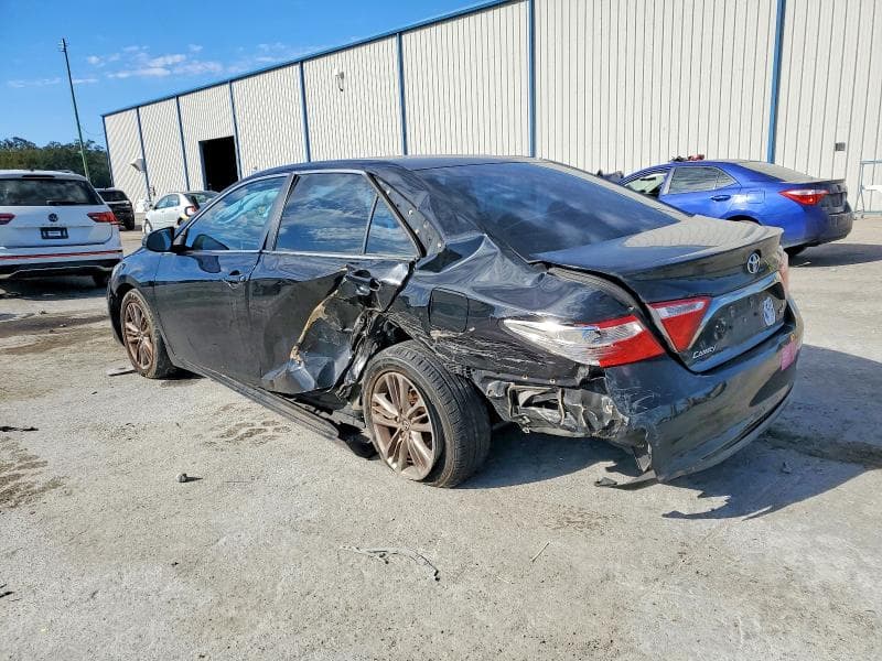 2017 TOYOTA CAMRY SE 2