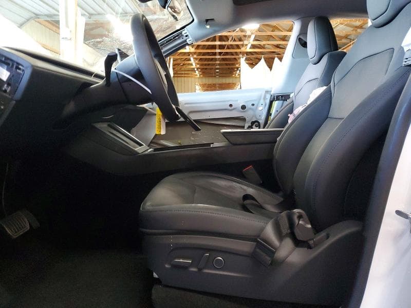 2026 TESLA MODEL Y 6
