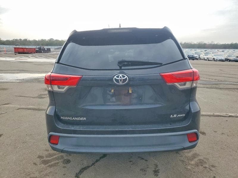 2017 TOYOTA HIGHLANDER LE 6