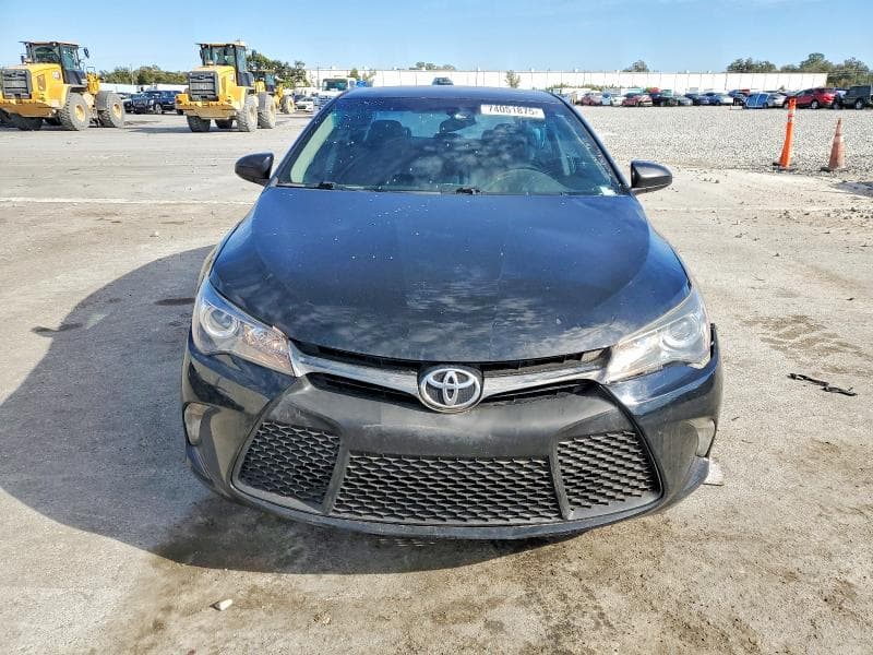 2017 TOYOTA CAMRY SE 5
