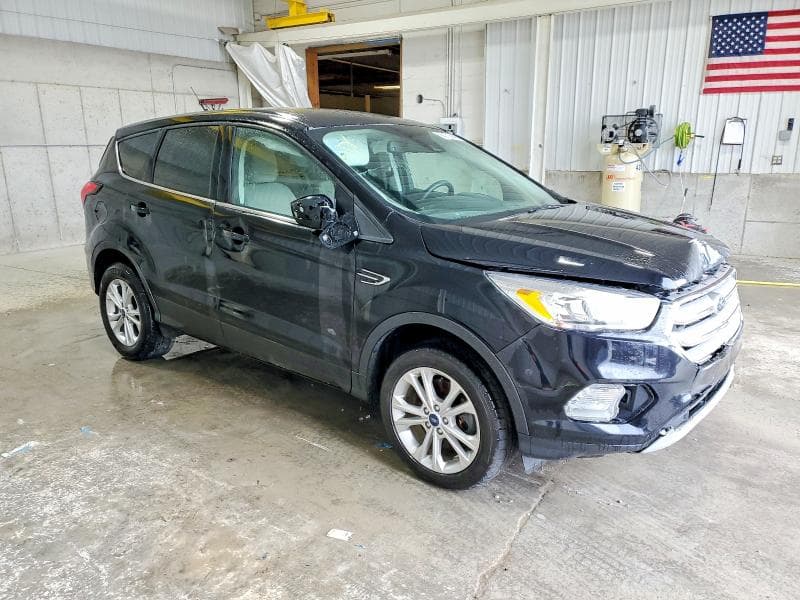 2019 FORD ESCAPE SE 4