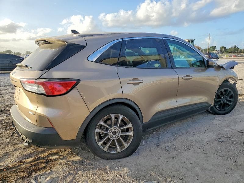 2020 FORD ESCAPE SE 3